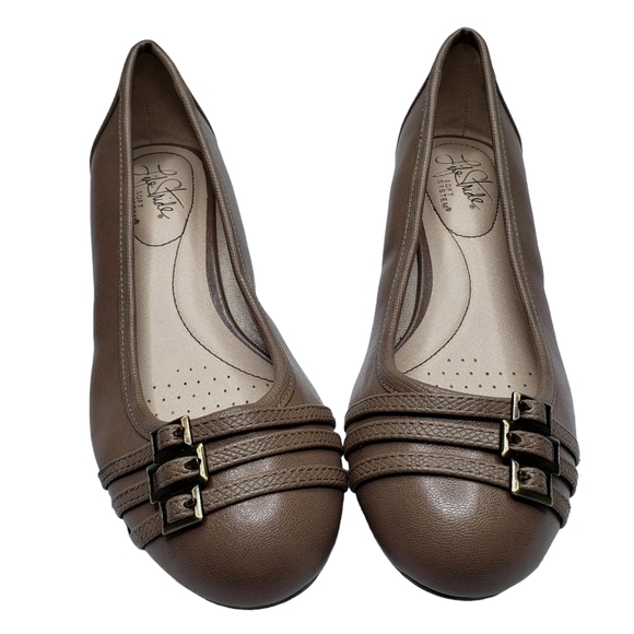 Life Stride | Brown Round Almond Toe Slip On Cushioned Wedge Flats Women's 6 - Picture 2 of 12